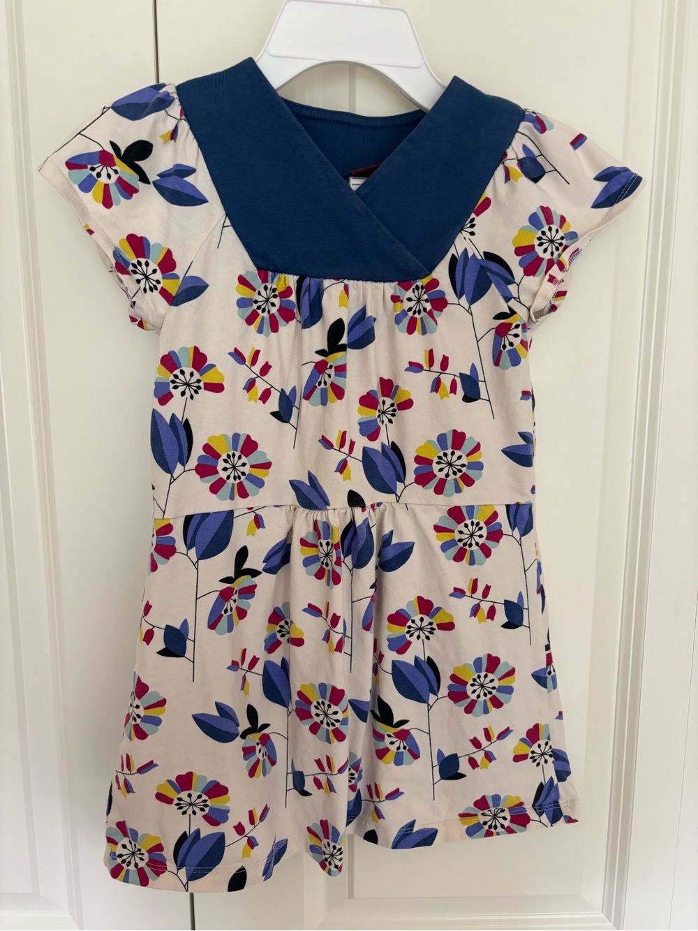 Tea Collection Cross Collar Short Sleeved Floral Wrap Dress Girls Size 7